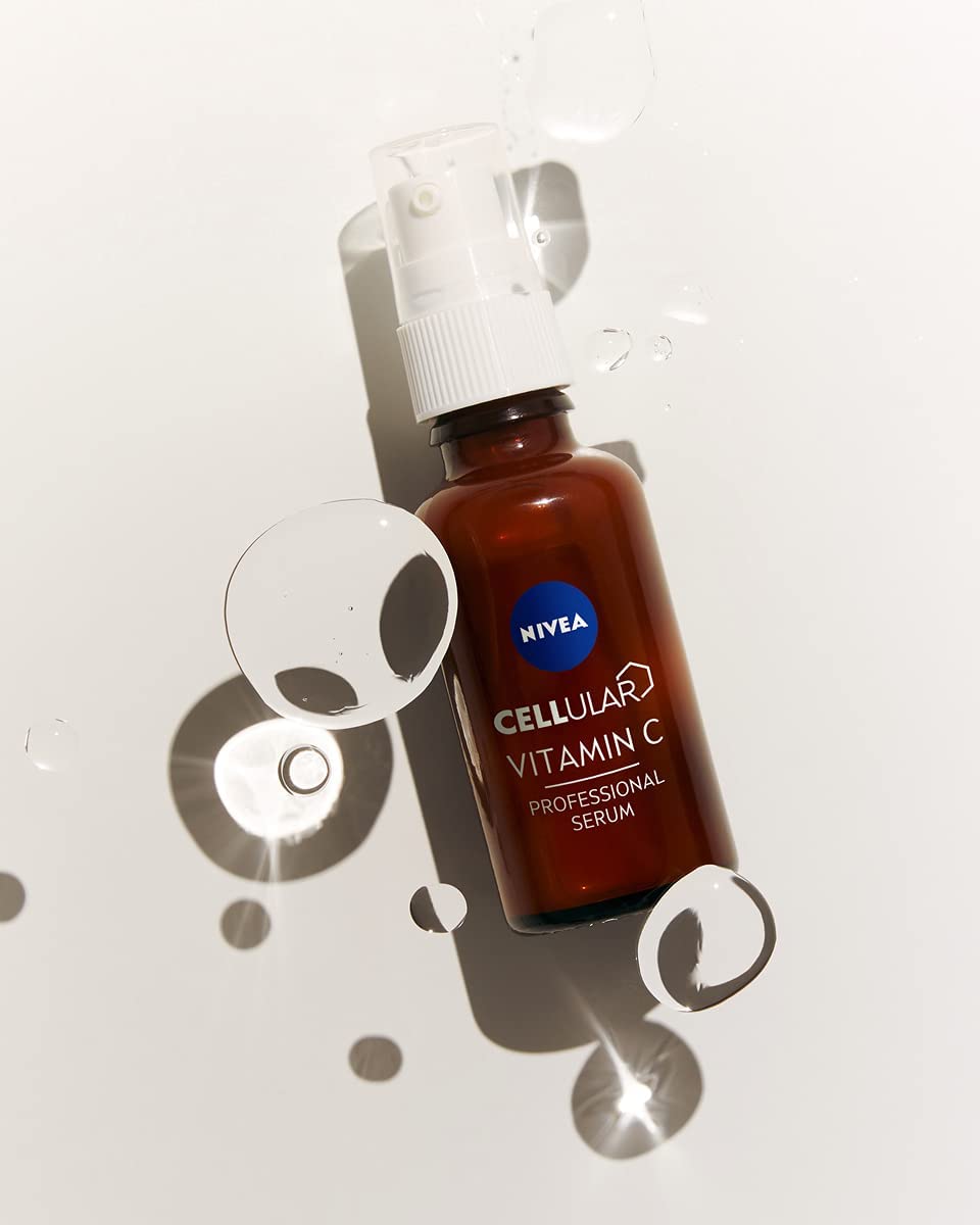 NIVEA Cellular Professional Serum Vitamin C (30 ml), Feuchtigkeitsspendendes Vitamin-C-Serum, Anti-Falten-Serum für einen ebenmäßigeren und strahlenderen Teint