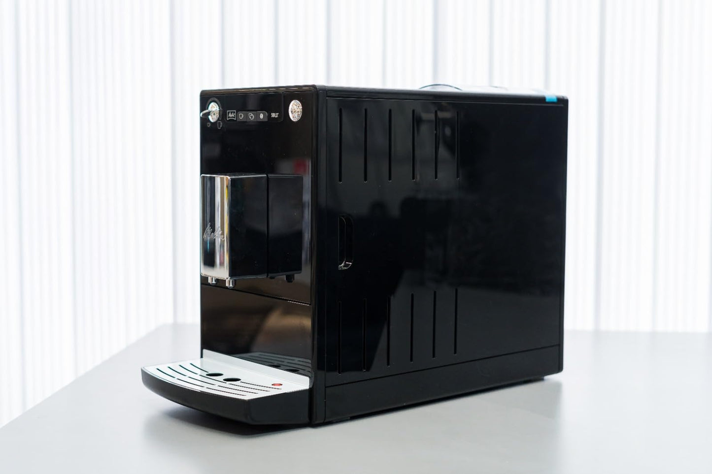 Melitta Kaffeemaschine Caffeo Solo E950 Slim, vollautomatisch mit Vorbrühfunktion und 15-bar-LED-Anzeige 