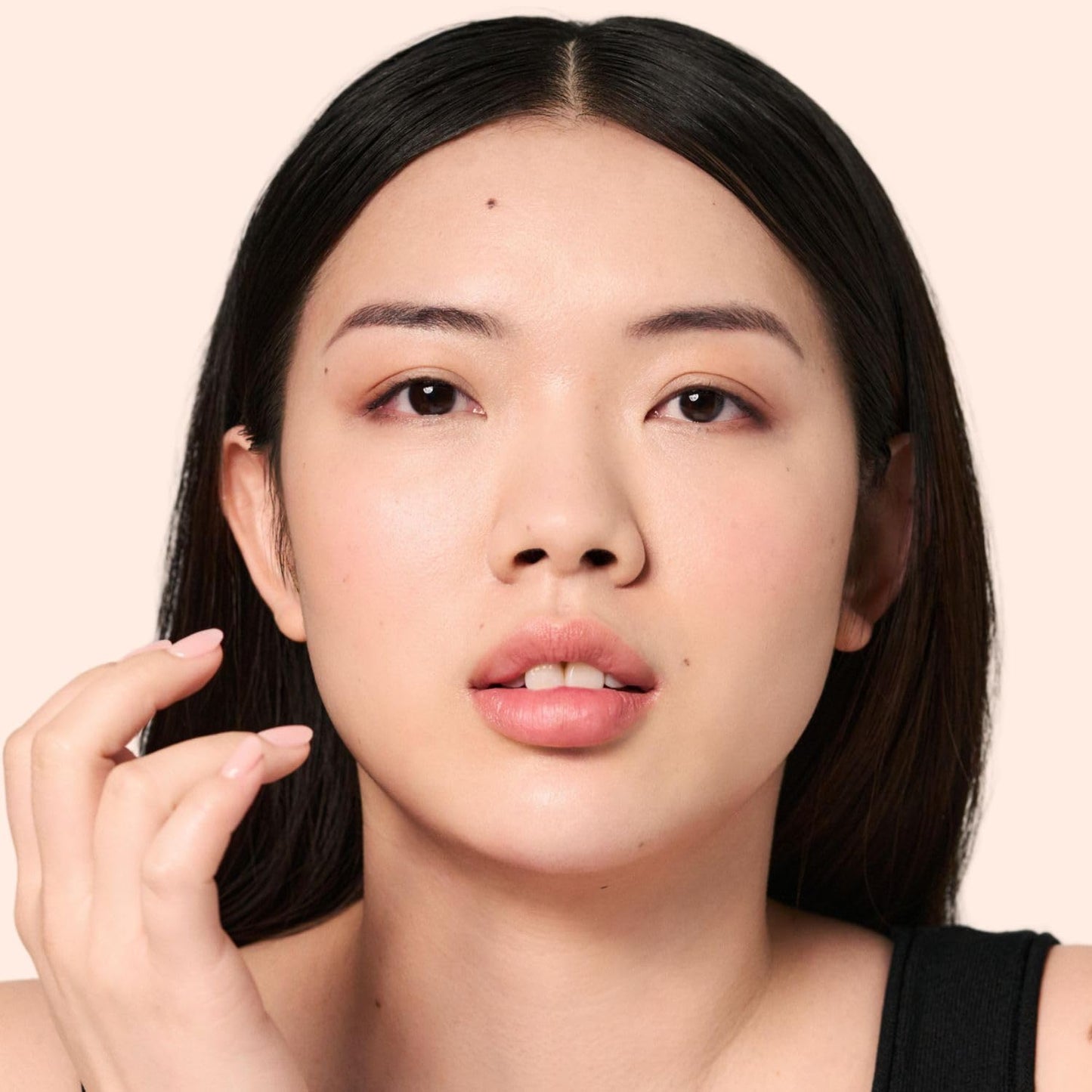 MAGIC FINISH Foundation Creamy Nude – Feuchtigkeit spendende Foundation &amp; straffendes Gesichtsserum in einem Anti-Aging-Make-up 