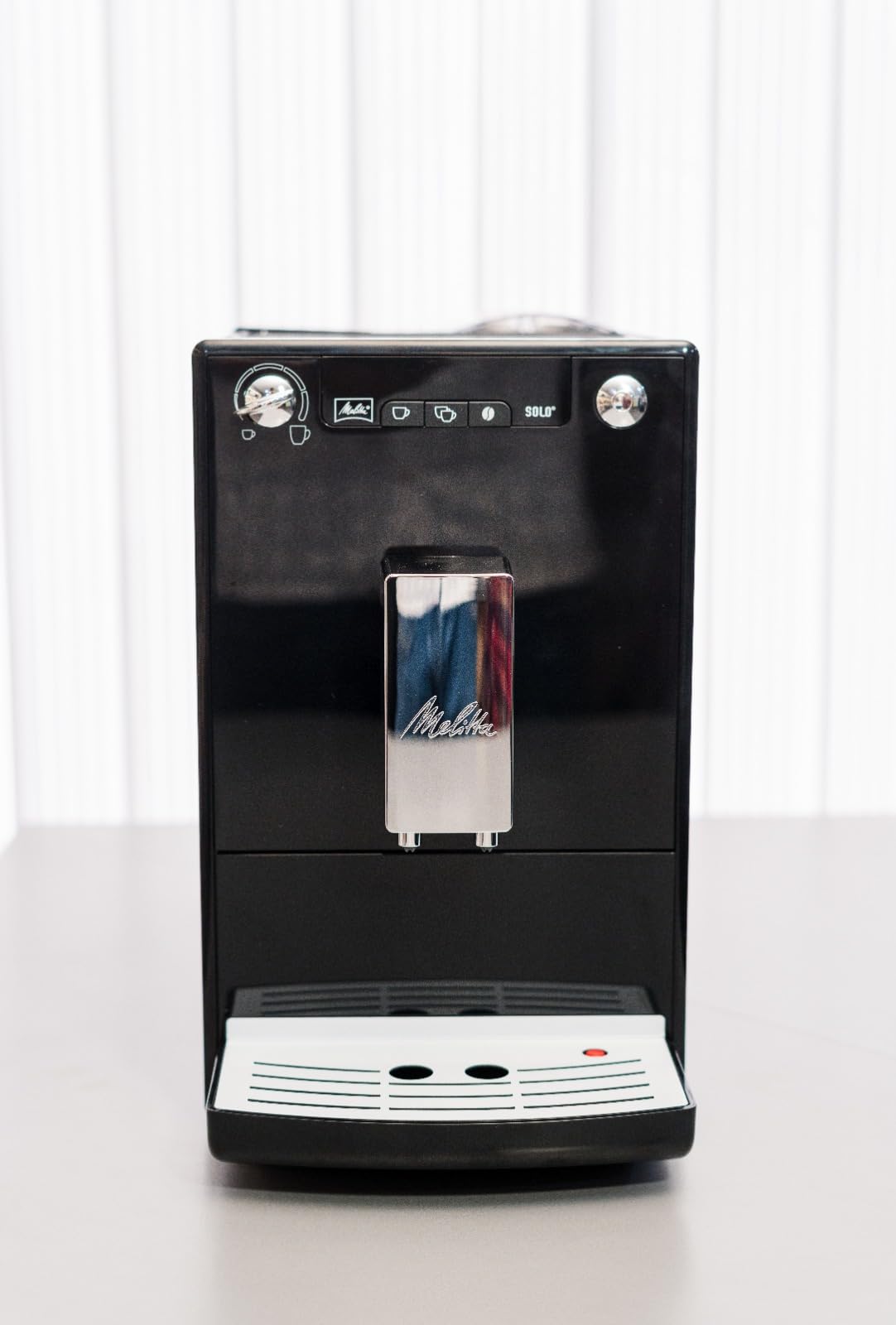 Melitta Kaffeemaschine Caffeo Solo E950 Slim, vollautomatisch mit Vorbrühfunktion und 15-bar-LED-Anzeige 