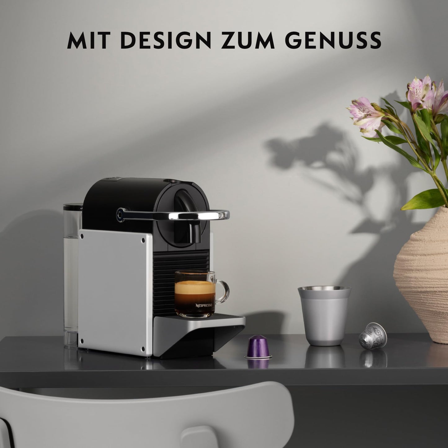 Nespresso De'Longhi Kapselmaschine, zwei Direktwahltasten, Eco-Modus, kompaktes Design, 19-Bar-Drucksystem 