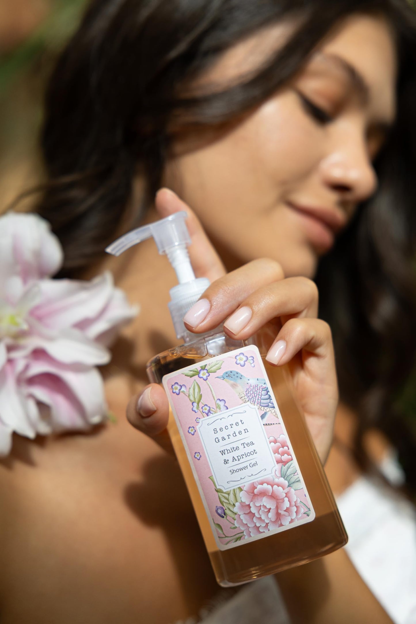 Accentra – Duschset Frauen Geschenkset im Holzkorb – 8-teiliges Pflegeset mit Duschgel, Bodylotion, Badezusätzen, Peeling &amp; Handcreme 