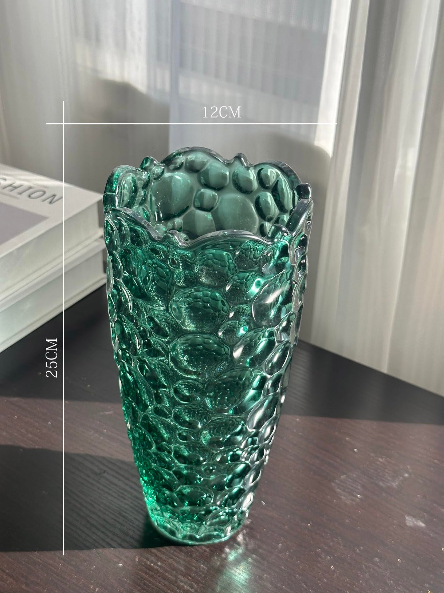 Blumenvase, große hohe Glasvase zur Dekoration, ästhetisch, große Glasvase mit gerippter Textur, modernes Wohnzimmer 