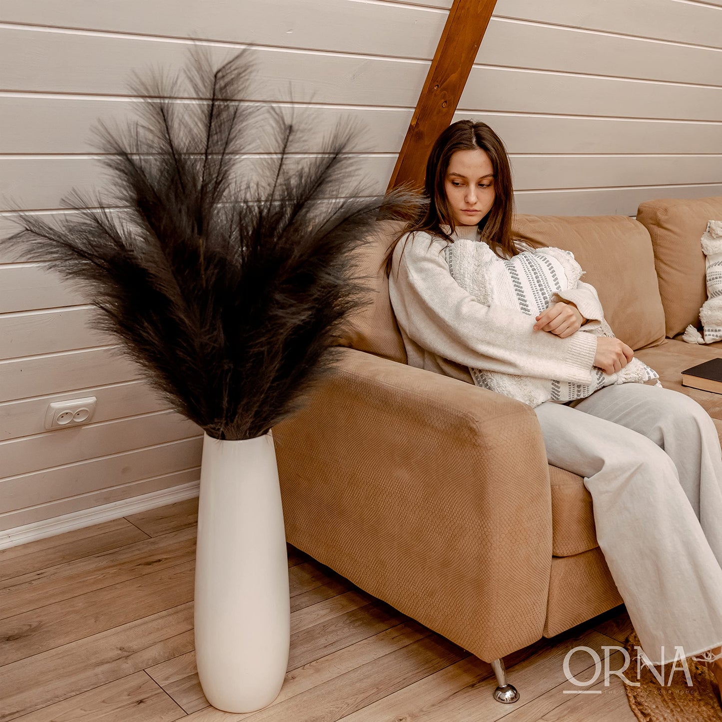 ORNA Künstliches Pampasgras, künstliche Blume, lange Zweige, extra flauschig, 114 cm hoch (3 Stängel x 20 Zweige) für moderne Wohndekoration 